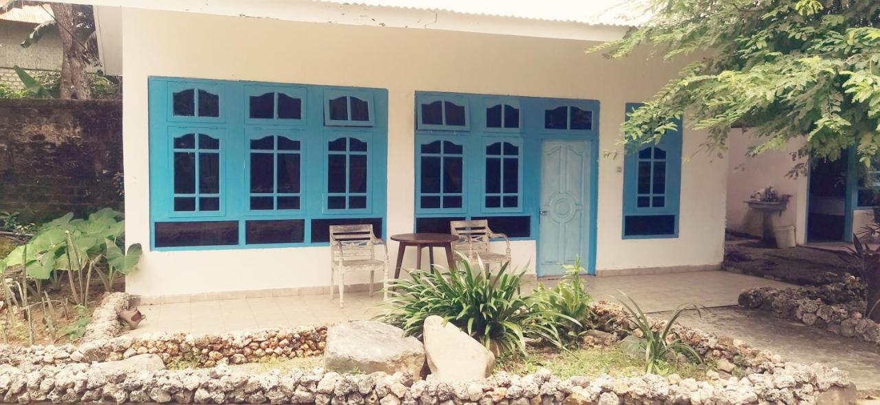 The Village Rua Beach Homestay Екстер'єр фото