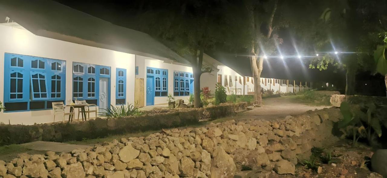 The Village Rua Beach Homestay Екстер'єр фото