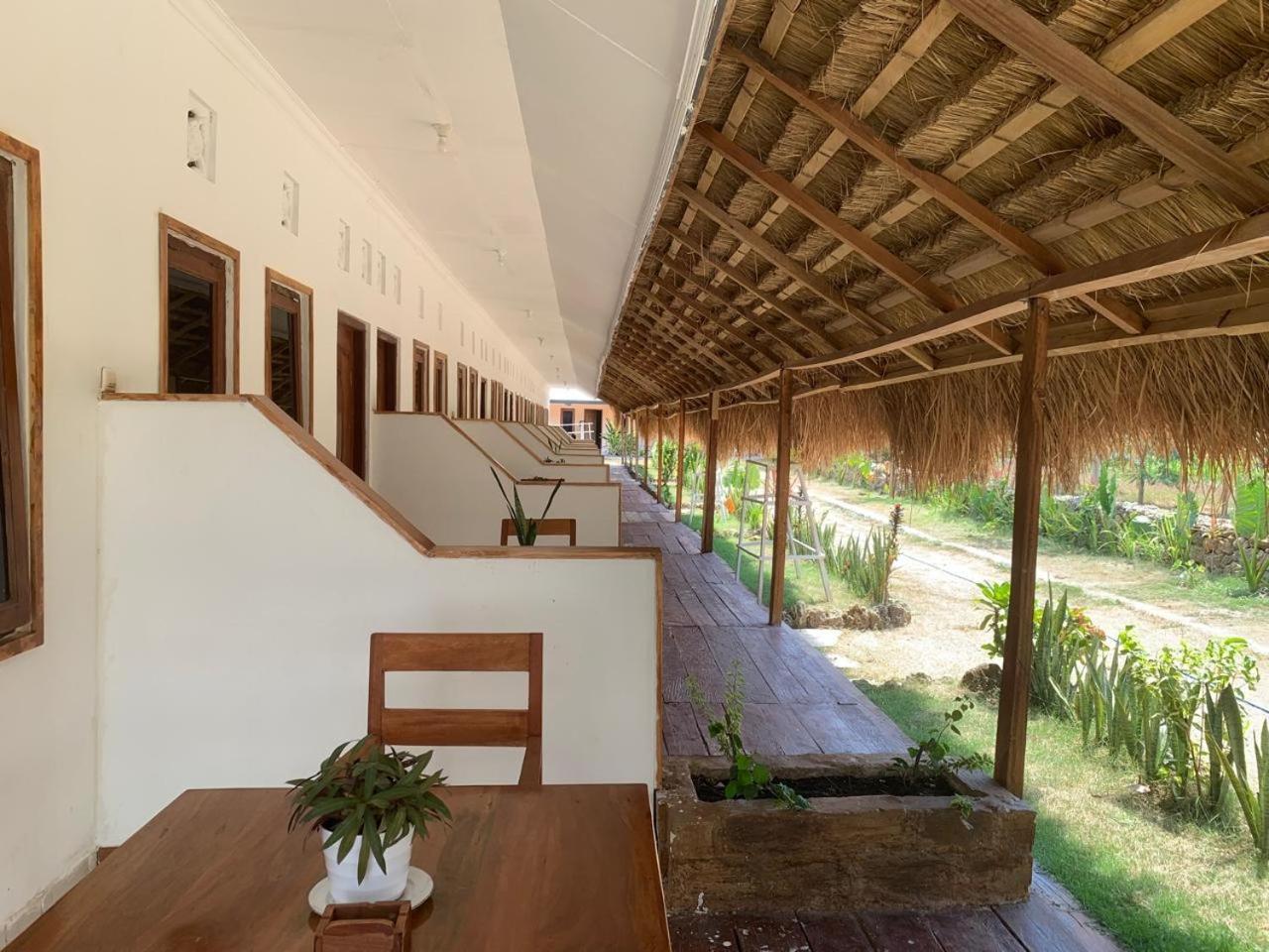 The Village Rua Beach Homestay Екстер'єр фото